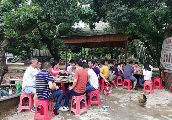 “挑戰自我，凝聚力量，熔煉一流團隊” 廣東優科檢測戶外拓展活動