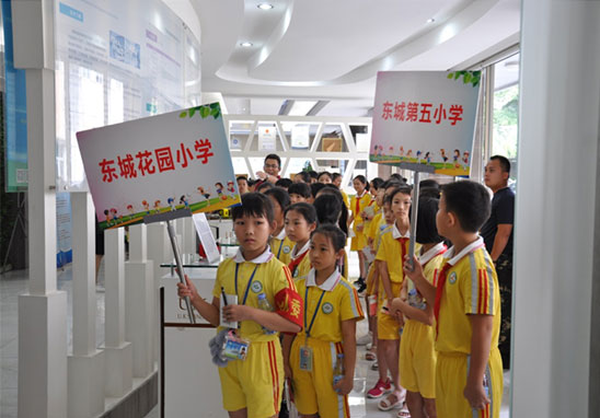 東城花園小學來優科開展科普體驗活動-1.jpg